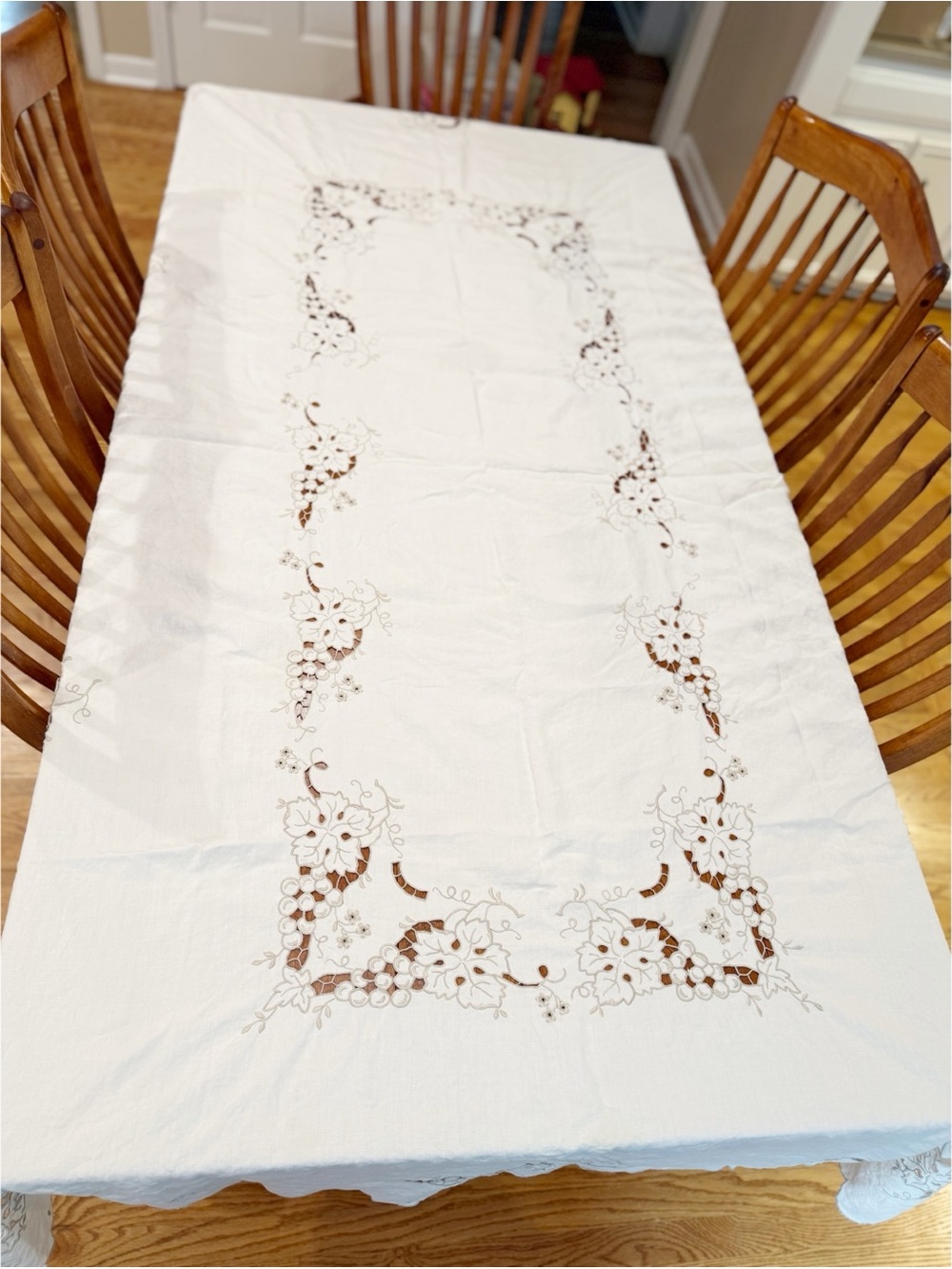 Stunning Vintage Linen Tablecloth with Openwork Embroidery